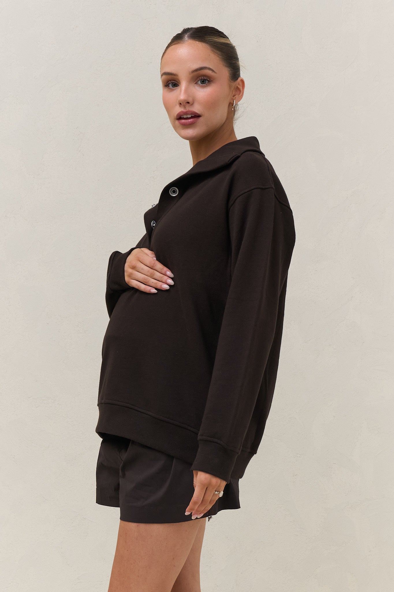 Settle In Snap Front Sweat - Chocolate