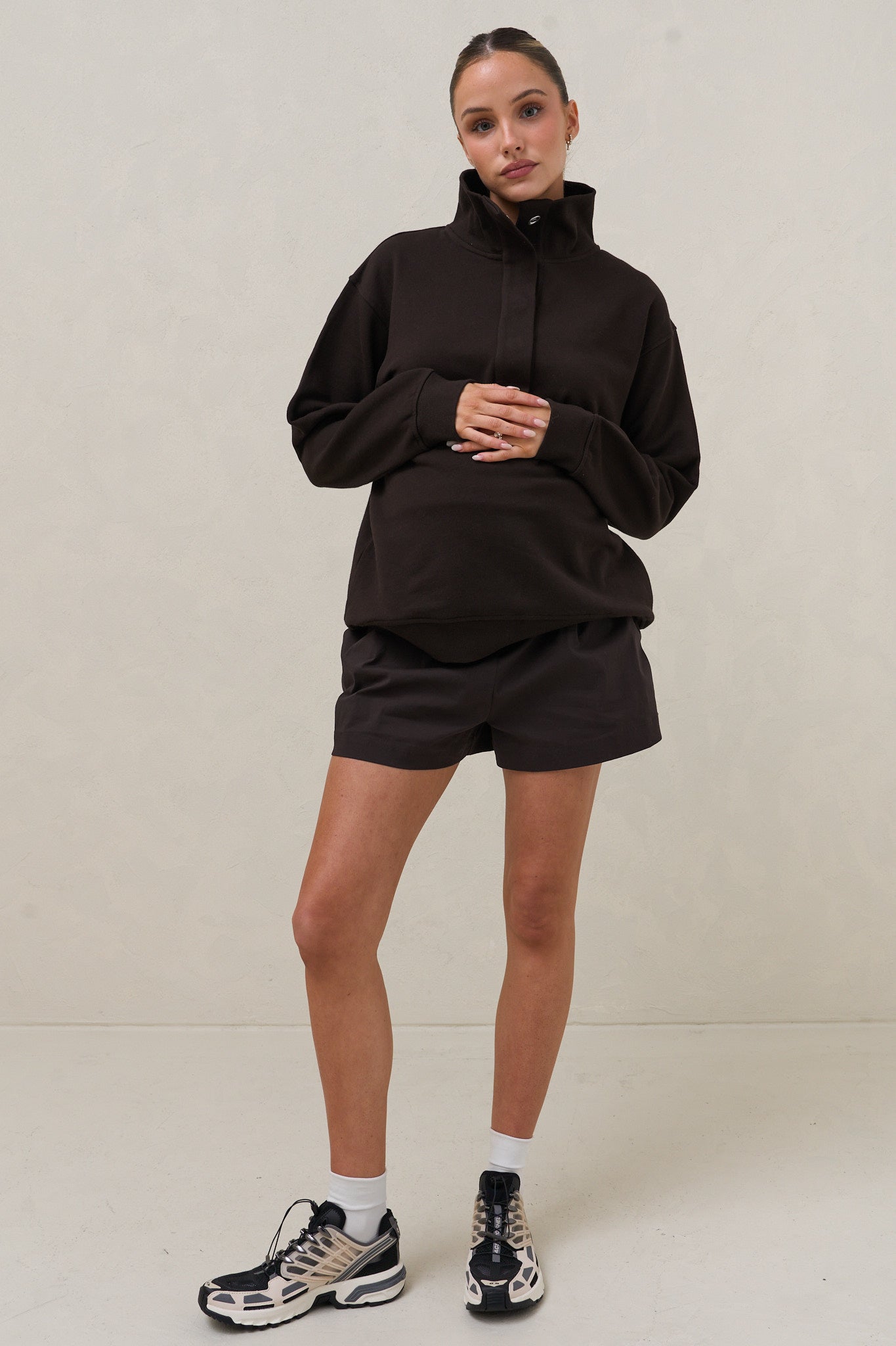 Settle In Snap Front Sweat - Chocolate