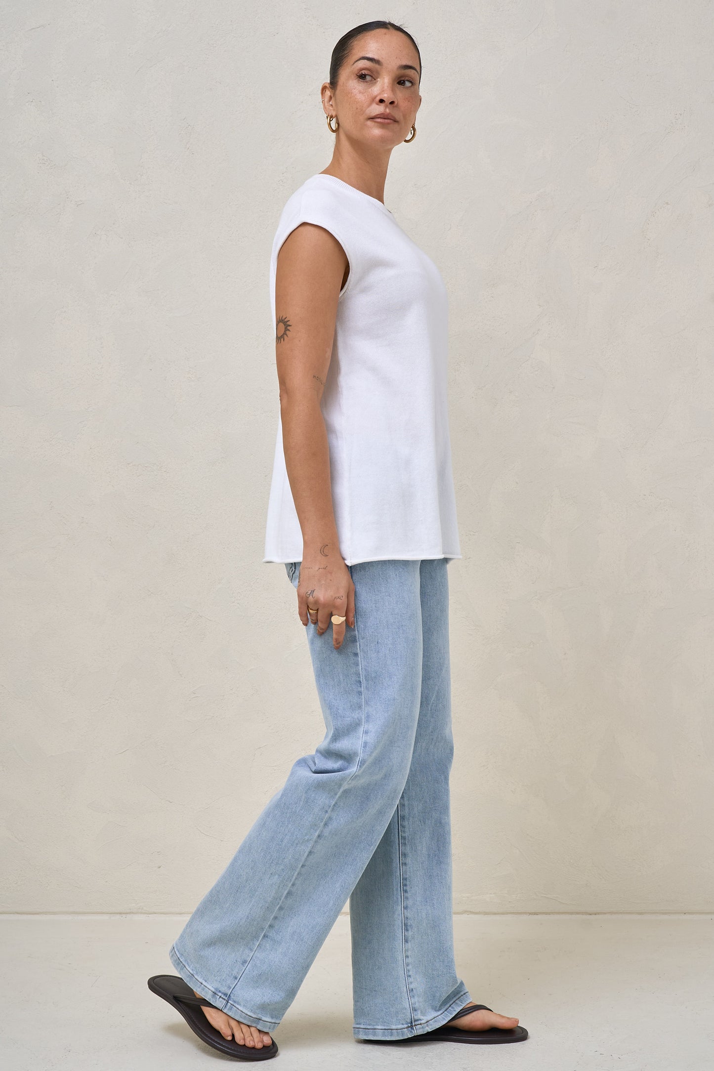 Light Form Knit Tank - White