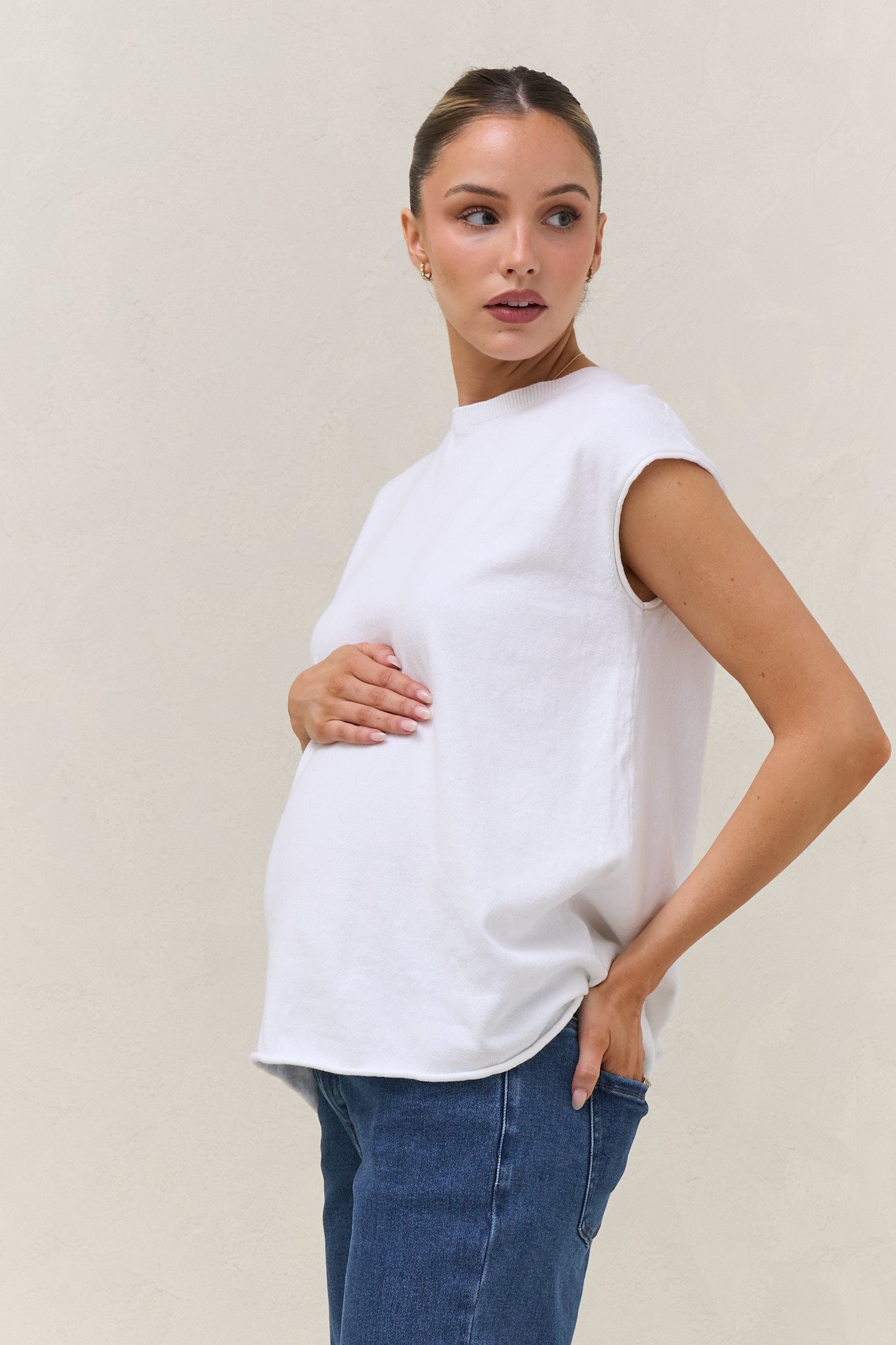 Light Form Knit Tank - White