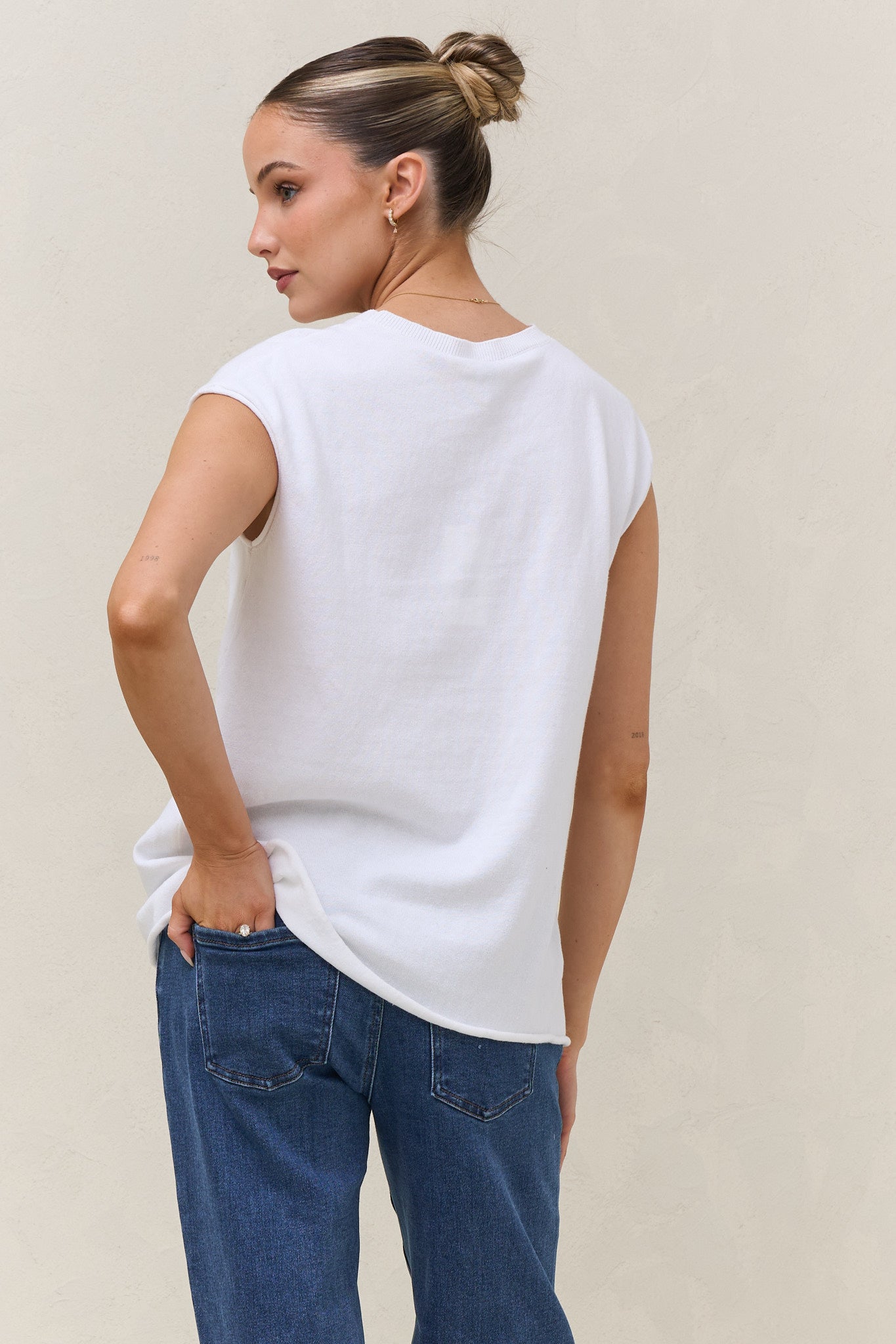 Light Form Knit Tank - White