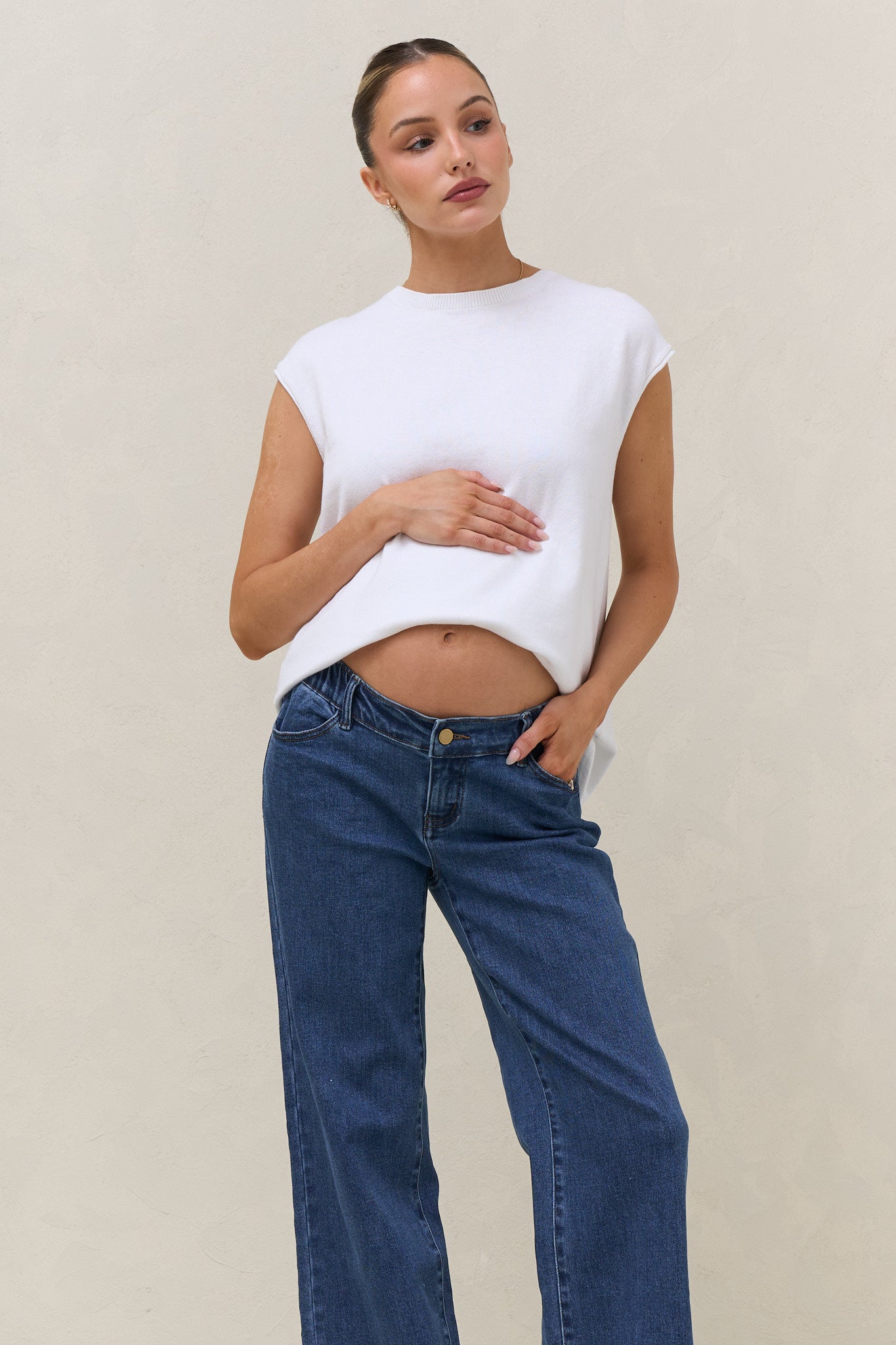 Light Form Knit Tank - White