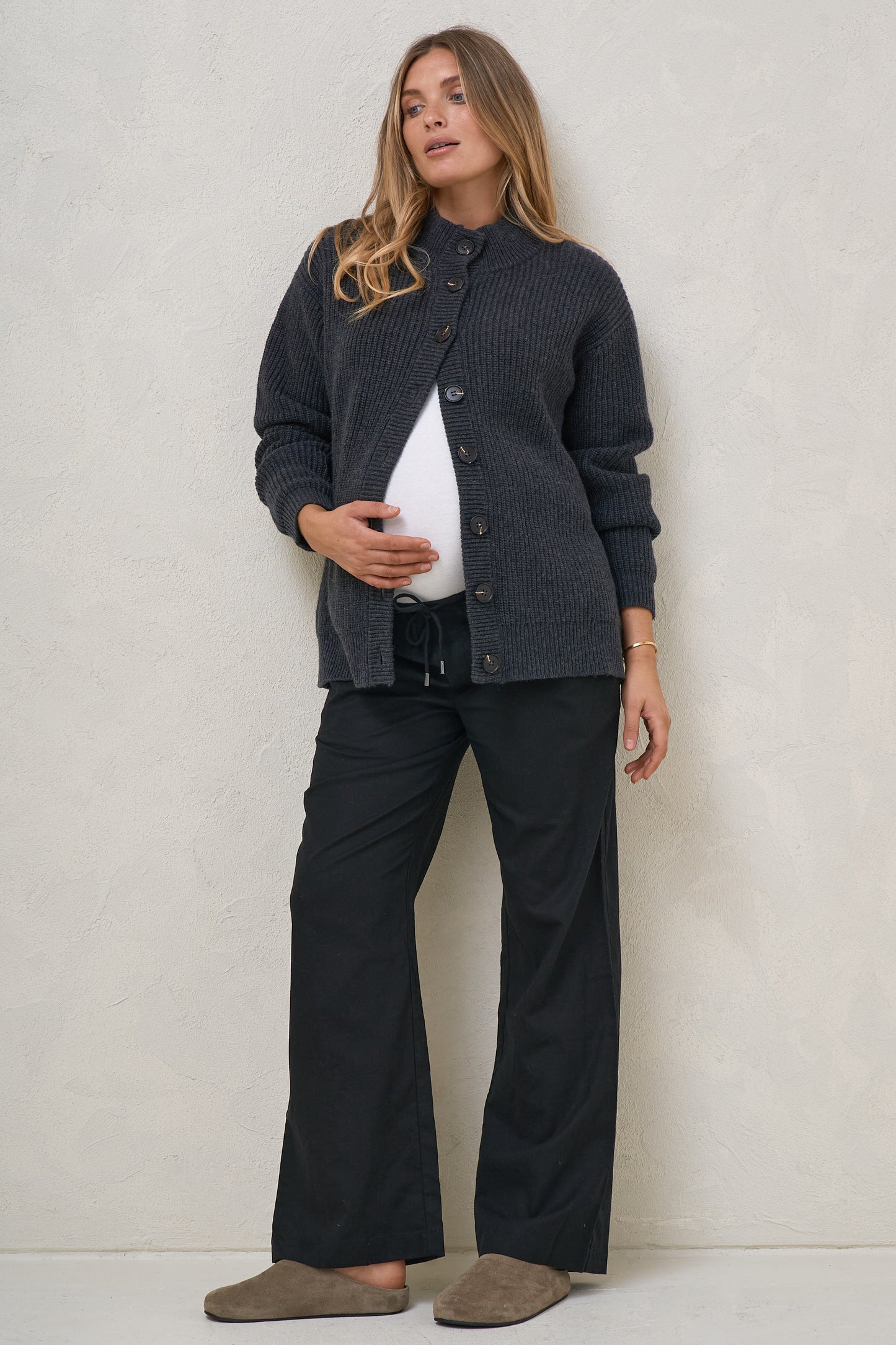 The Key Knit Cardigan - Dark Charcoal